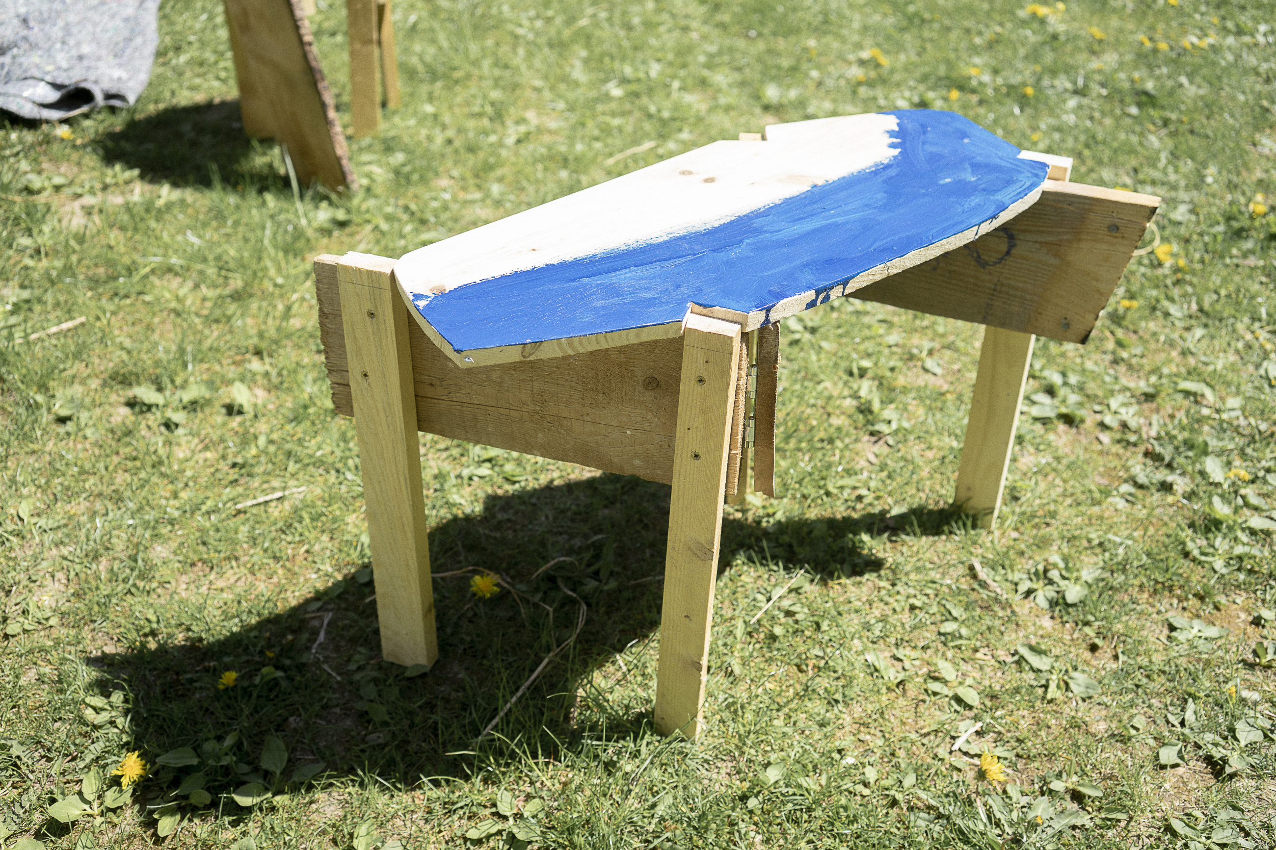 Scharnier-Hocker vs. Architektenstuhl